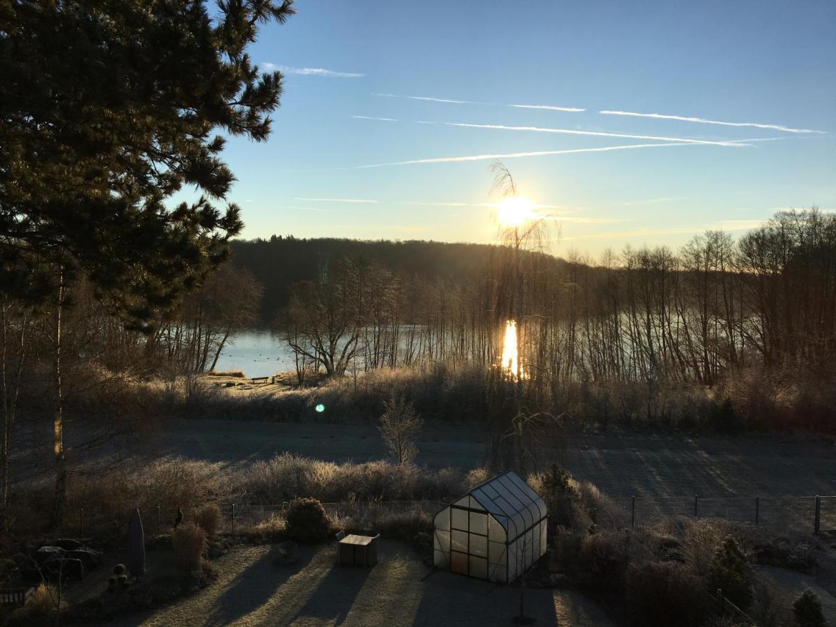 Ferienzimmer Suhrer Seeblick Séjour chez l'habitant Plön
