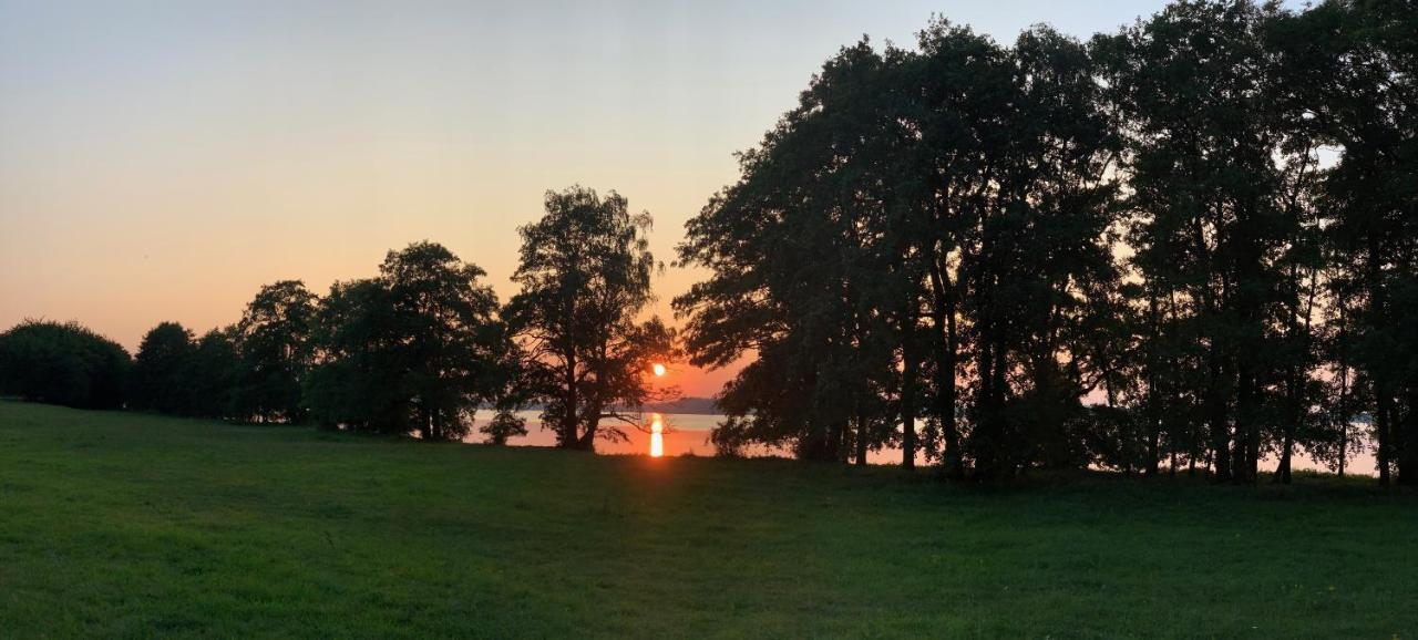 Ferienzimmer Suhrer Seeblick Séjour chez l'habitant